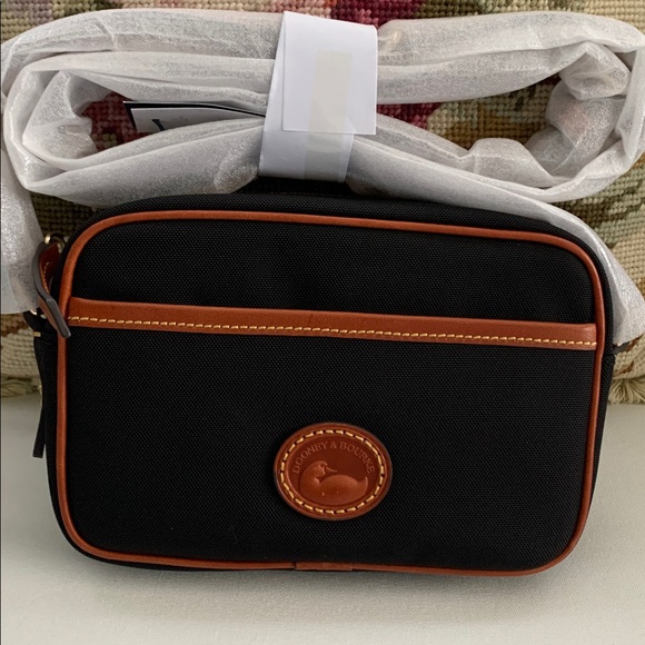 NWT - Dooney & Bourke Black Heavy Italian Nylon Camera Bag OR Navy - Picture 3 of 3